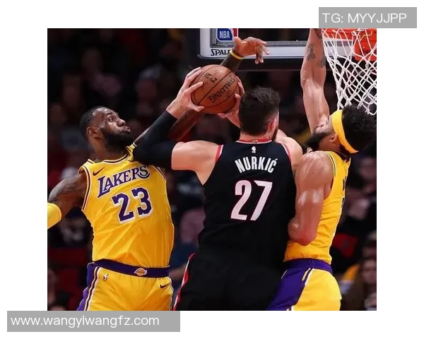 开拓者与湖人精彩对决回放8月21日比赛全程回顾与分析